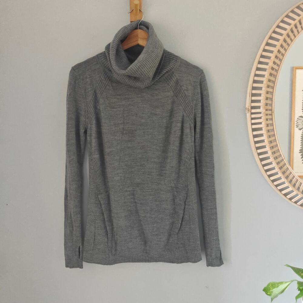 Lululemon Sweat & Savasana Sweater Merino Wool Turtle Neck Grey Size 6 EUC